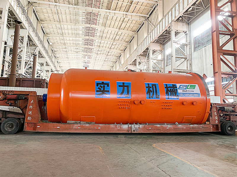 青島3.5X4米動(dòng)車(chē)熱壓罐 